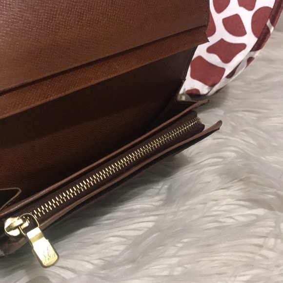 🚨SOLD🚨Authentic Louis Vuitton Monogram Tresor - Picture 7 of 16